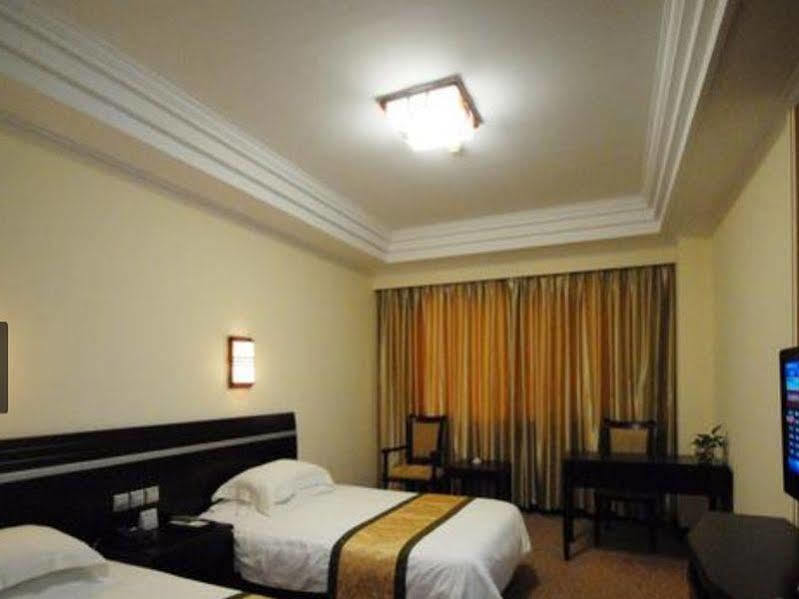 Peach Blossom Castle Hotel Sanghaj Kültér fotó